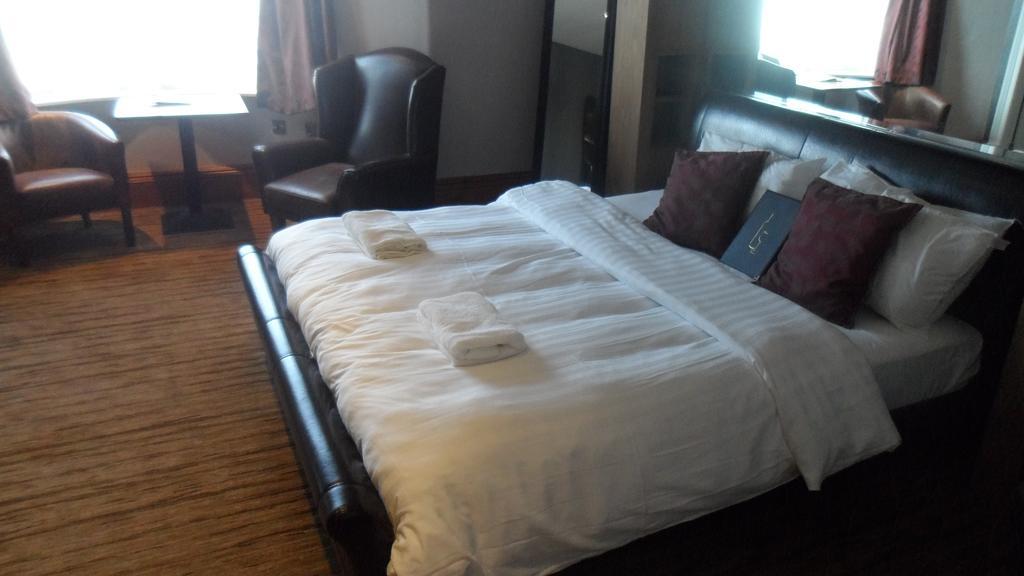 The Warwick Arms Hotel Chew Magna Buitenkant foto